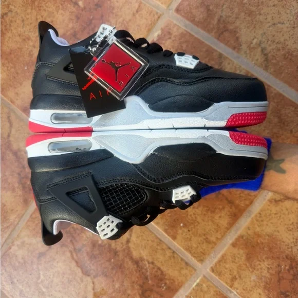 Size 7 Men’s And Women’s 8.5 - Jordan Retro Black and Red Retro Basketball Shoes - Picture 5 of 6